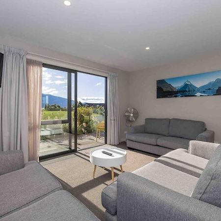 Great Views From New 2 Bedroom Apartment Те-Анау Экстерьер фото