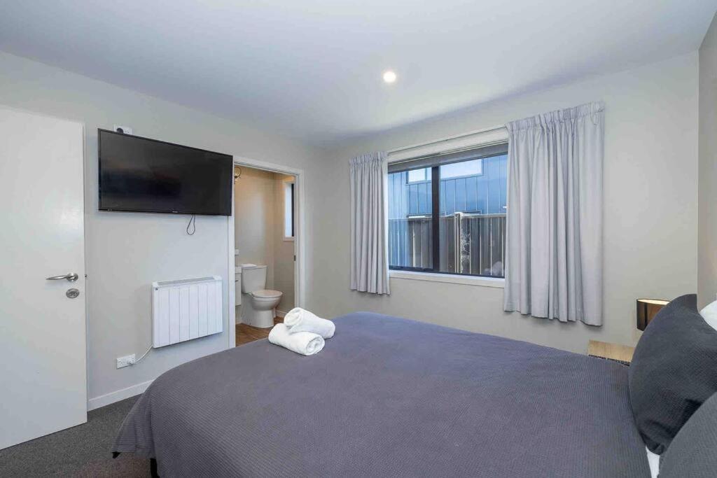 Great Views From New 2 Bedroom Apartment Те-Анау Экстерьер фото